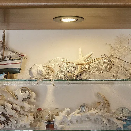 Alesta 博兹贾阿达岛