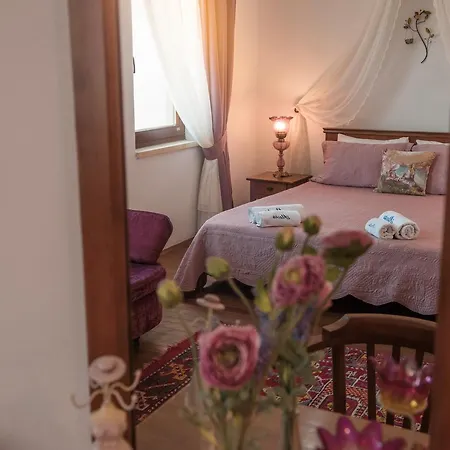 Alesta Bozcaada