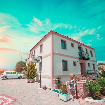 Alesta Hotel *