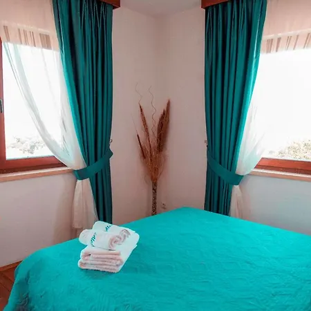 Alesta Hotel *